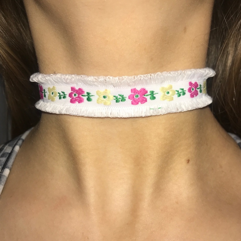 flower choker